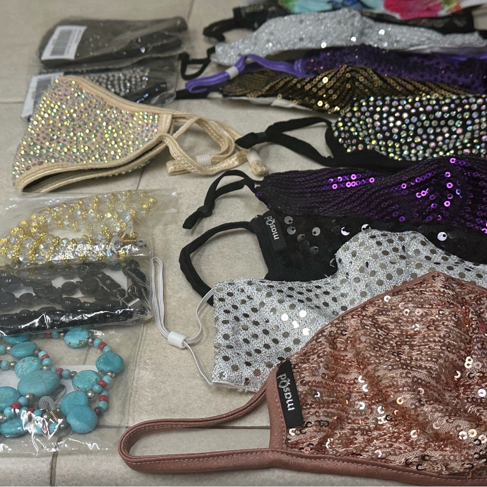 Bundle of 22 Assorted masks AND  3 Lanyards - Picture 9 of 15